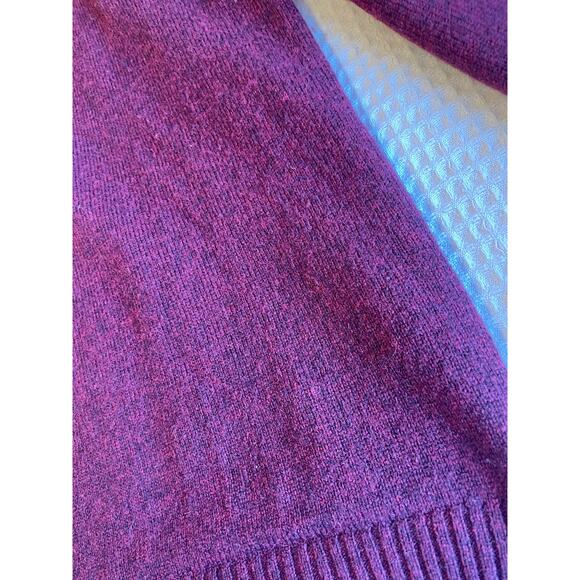 Classic 100% Wool Burgundy Purple Crew Neck Pullover Sweater Medium Minimalist - Picture 8 of 12